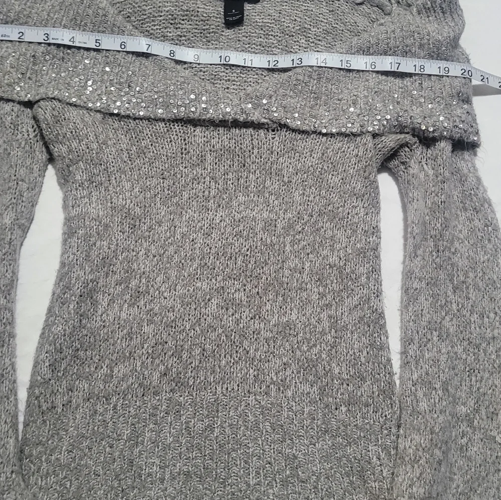 White House Black Market Off The Shoulder Knit Sweater In Light Gray Size Small - Picture 8 of 9